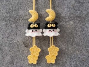 Featuring: Tutorial to Crochet Ghost Hanging wearing a Cat’s Hat with Star & Moon
        
            
            
            
                Featuring: Mocmiencrochet
