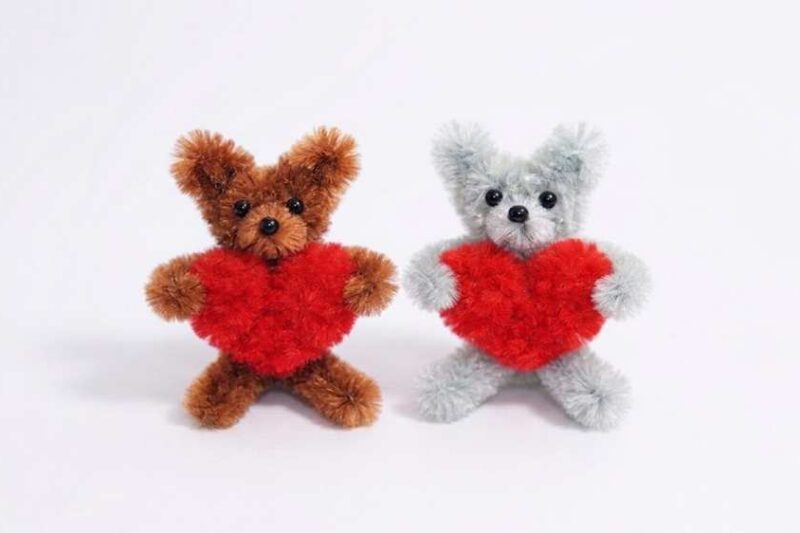 How to DIY Super Easy Mini Bear with Heart using Pipe Cleaners