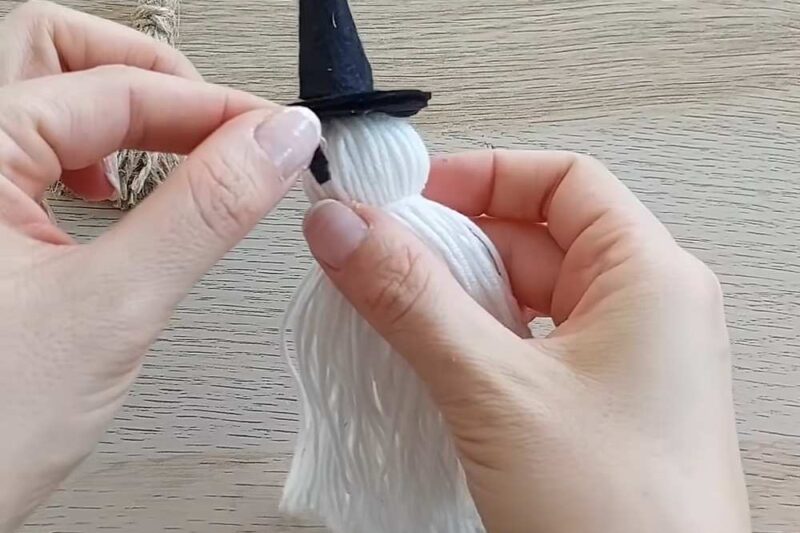 DIY A Yarn Witch Ghost with Broom Decoration for Halloween