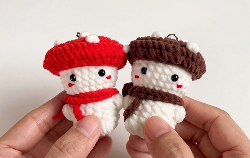 Video Tutorial to Crochet 10-Minute Snowy Mushroom Plushie for Kids