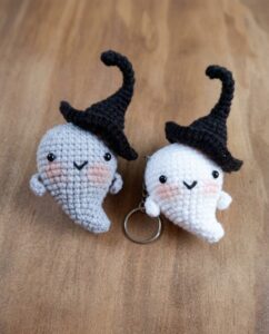 Video Tutorial to Crochet Curly Top Witch Hat Flying Ghost Amigurumi