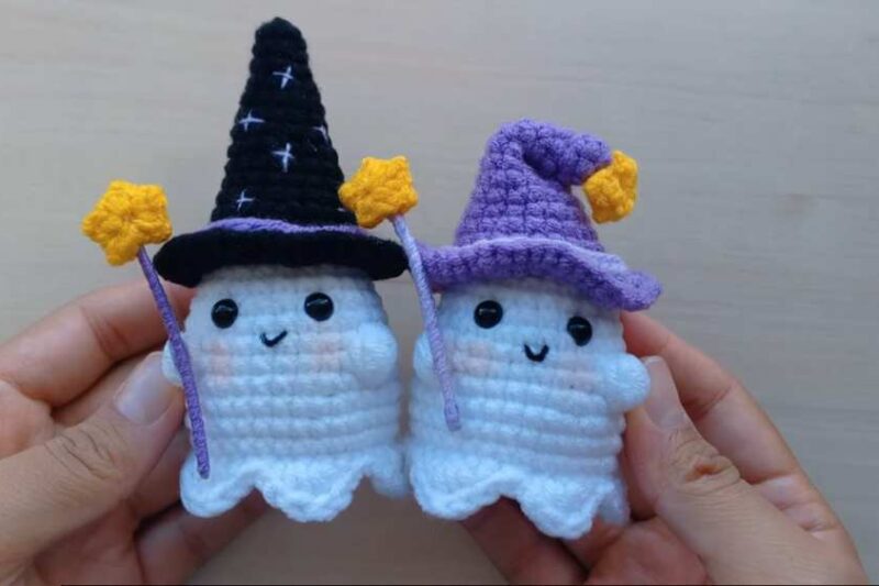 Video Tutorial to Crochet Wizard Ghosts Holding Wands (2 Styles)
