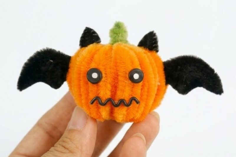 Video Tutorial to Make Bat Winged Pumpkin Plushie Miniature Keychain